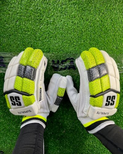 SS Super Lite Batting Gloves